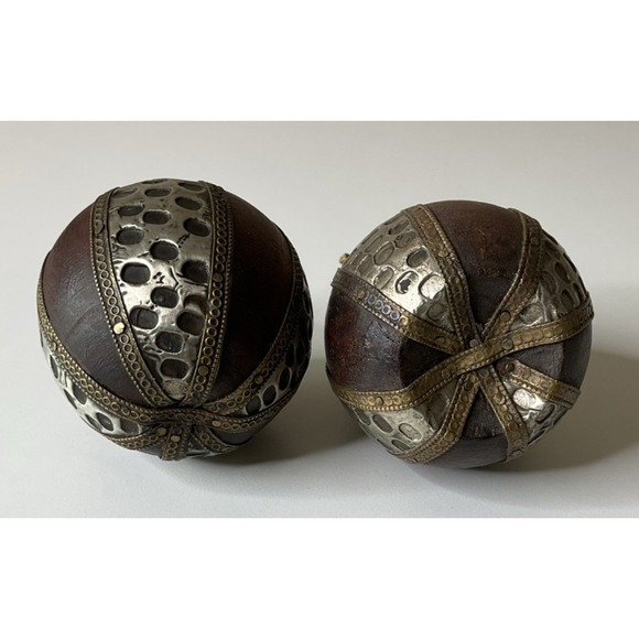 Vintage Charles Marcak Turned Wooden Apple & Pear Ornate Metal 5.25" x 3" - Picture 3 of 5